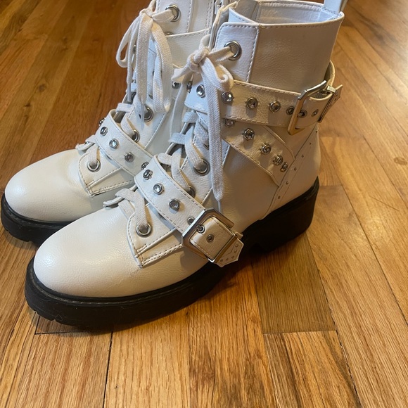 White XOXO Bedazzled Chunky Heal Combat Boots, Size 8 - Picture 3 of 11